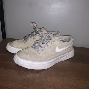 ❌SOLD❌Women’s US 7 Nike sneakers